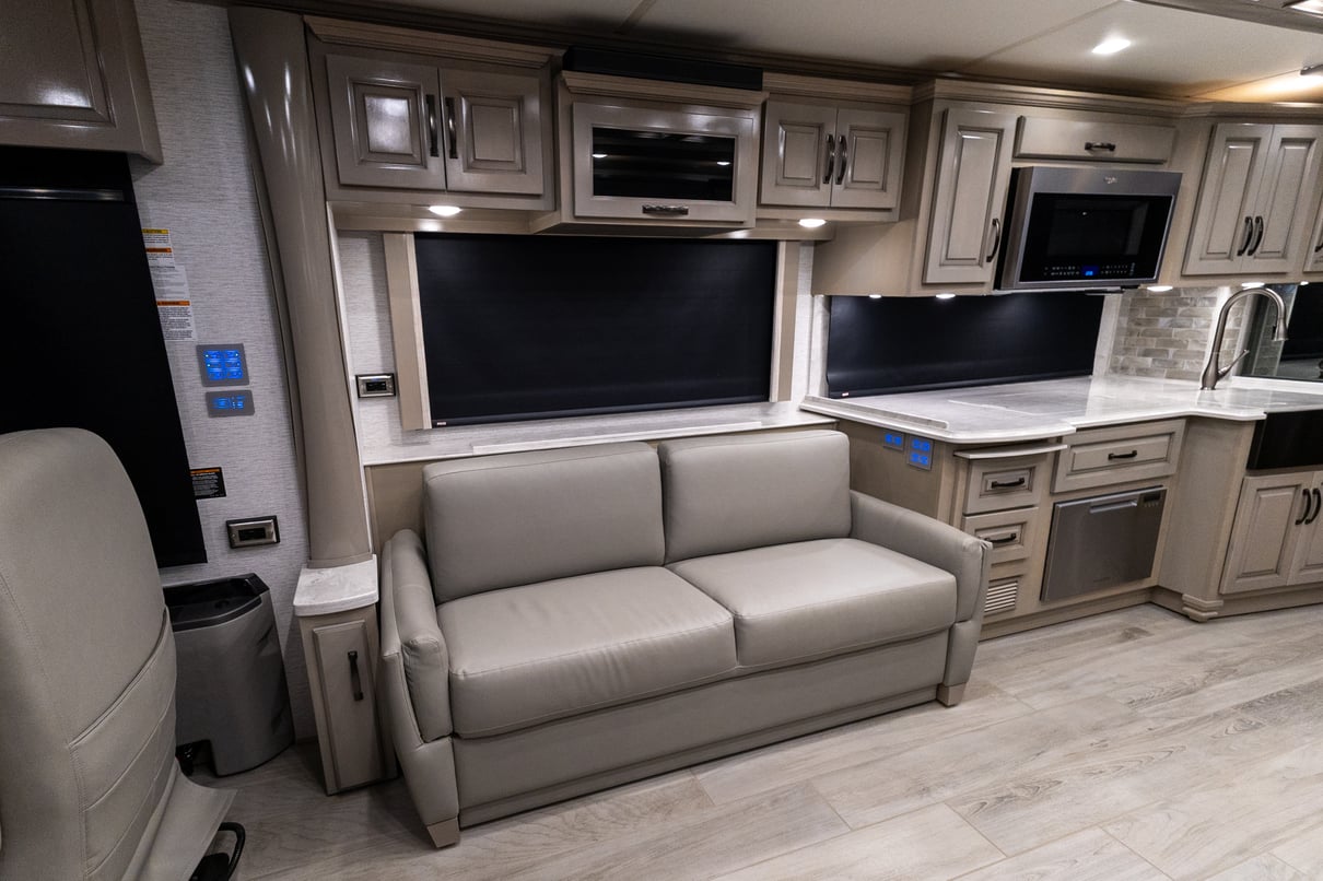 2024 Newmar Dutch Star 4369 gallery image-17
