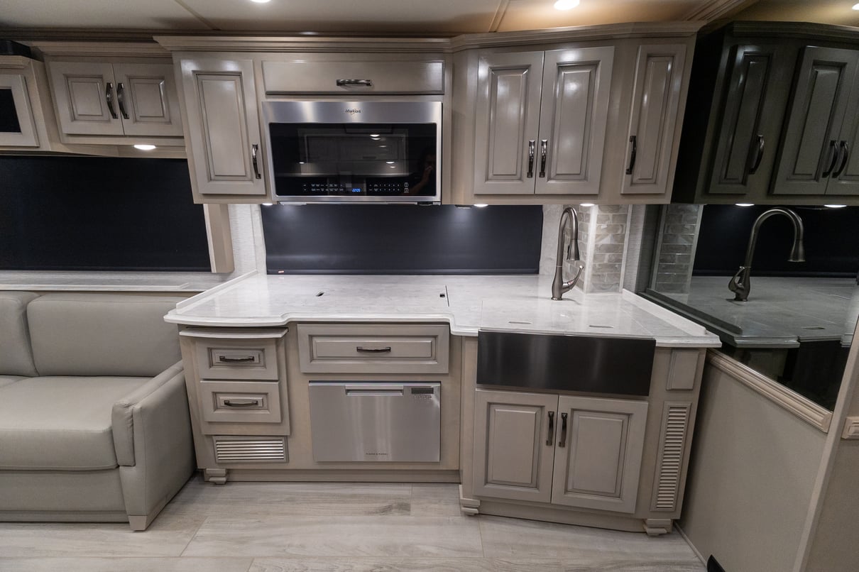 2024 Newmar Dutch Star 4369 gallery image-19
