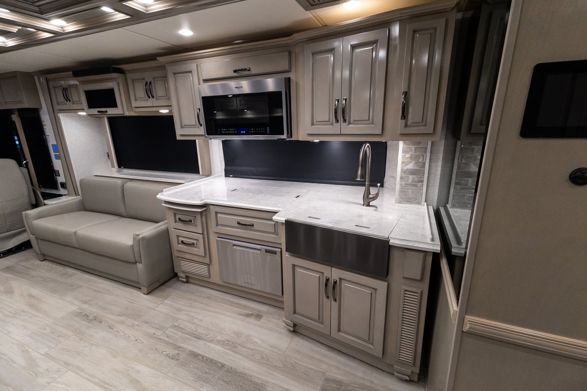 2024 Newmar Dutch Star 4369 gallery image-20