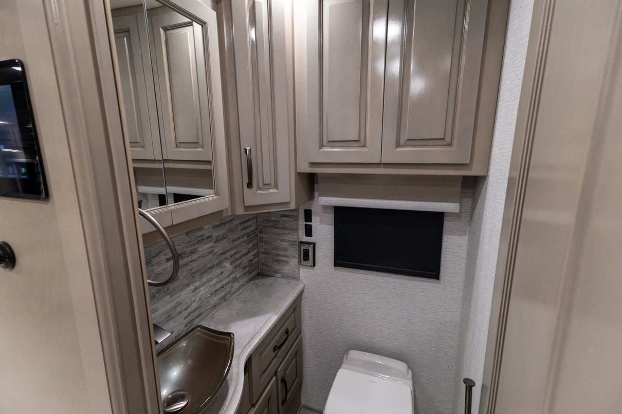 2024 Newmar Dutch Star 4369 gallery image-22