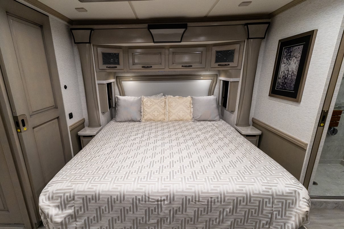 2024 Newmar Dutch Star 4369 gallery image-25