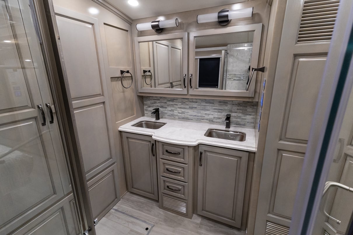 2024 Newmar Dutch Star 4369 gallery image-28