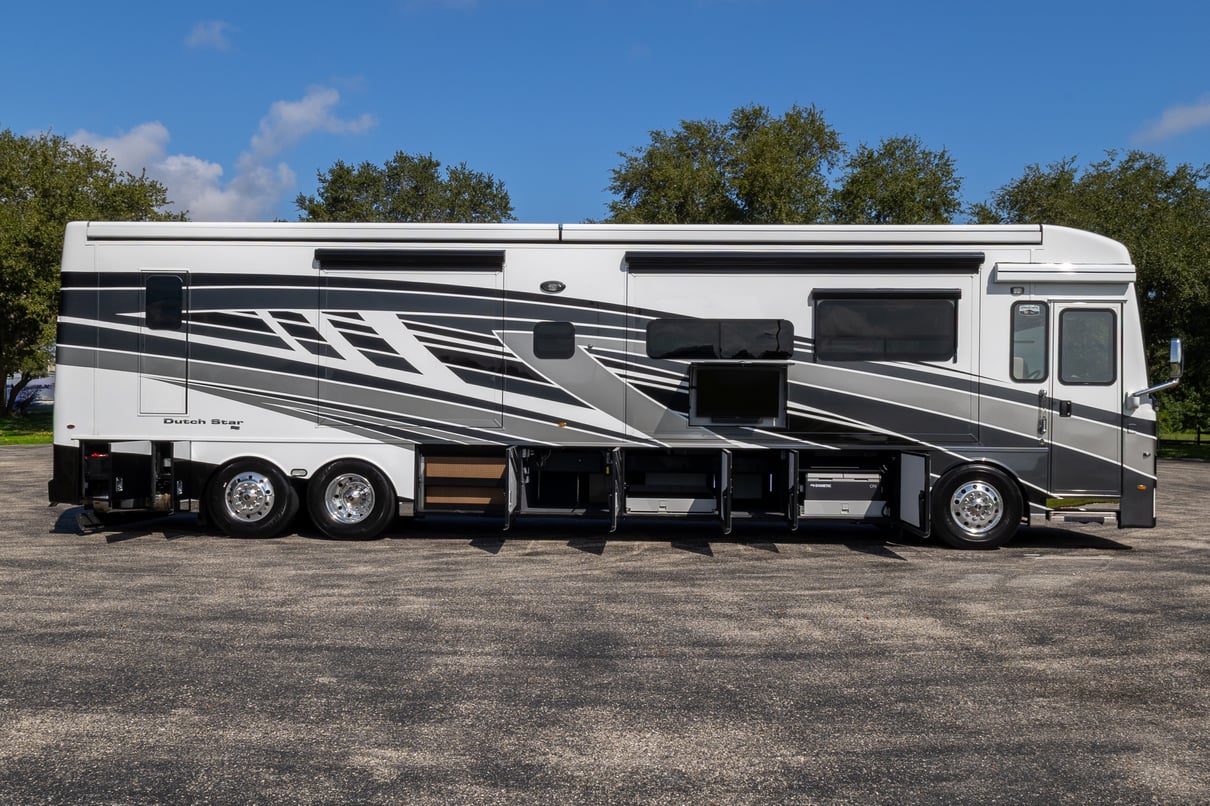 2024 Newmar Dutch Star 4369 gallery image-32