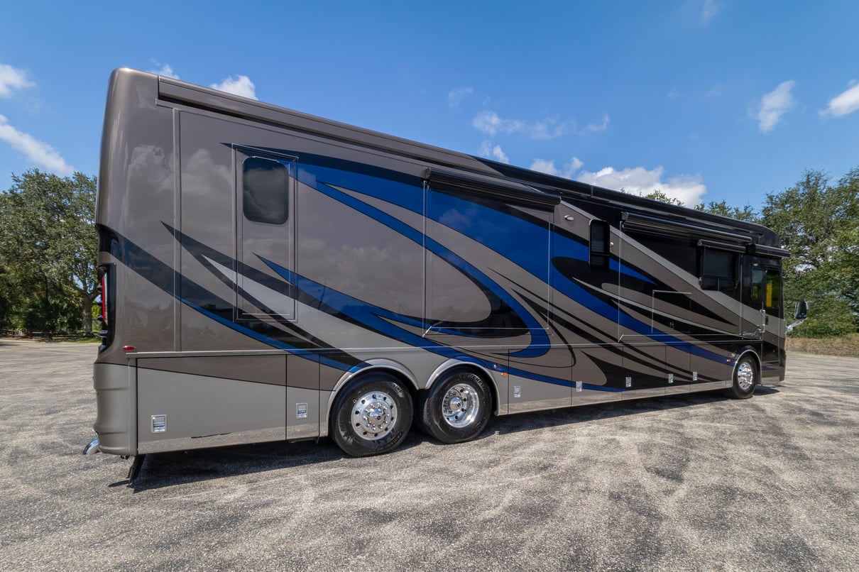2018 Newmar Essex 4531 gallery image-4