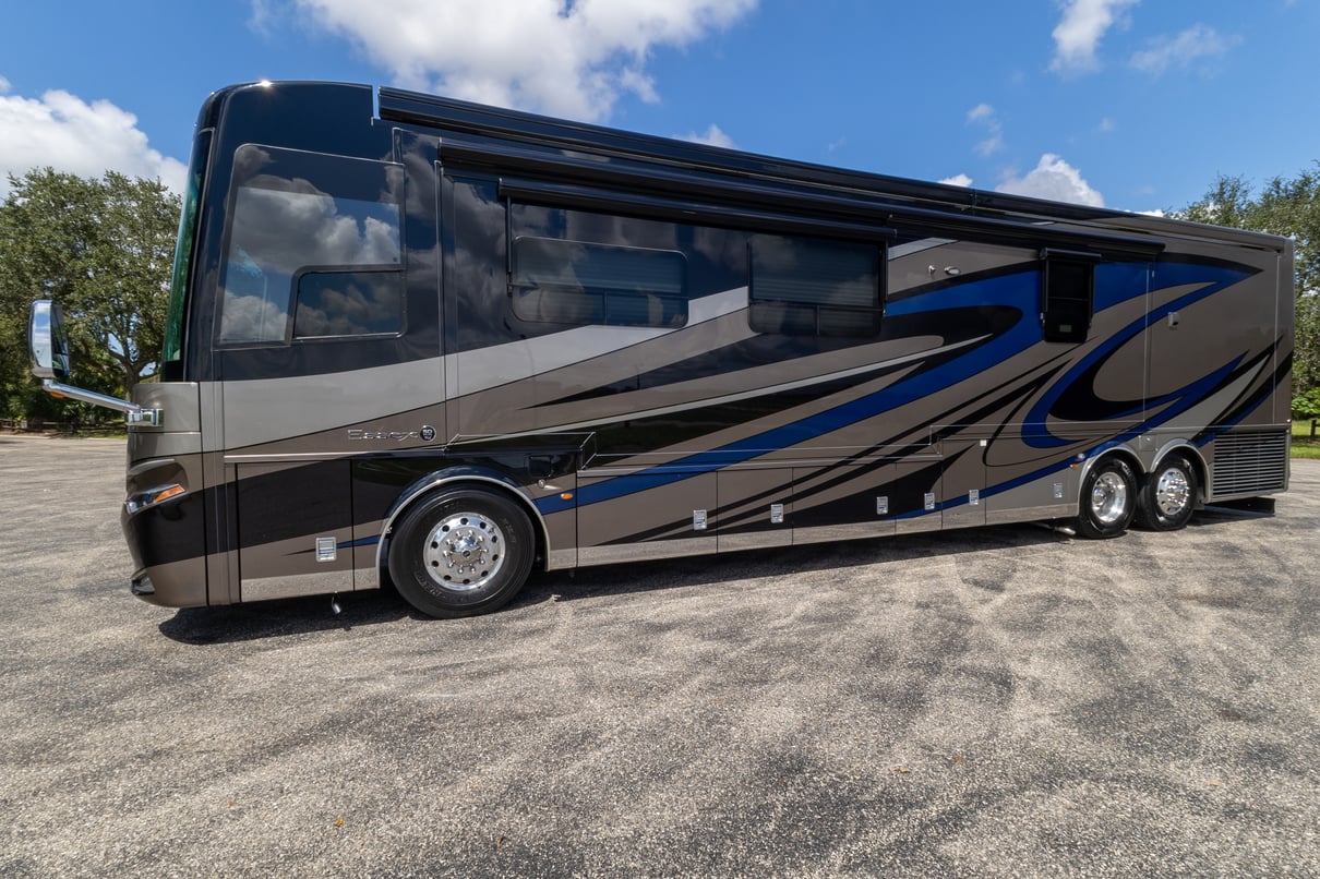 2018 Newmar Essex 4531 gallery image-10