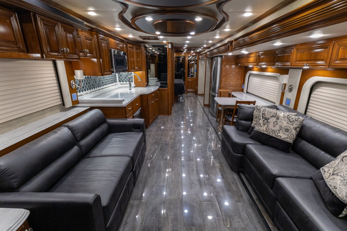 2018 Newmar Essex 4531 gallery image-14