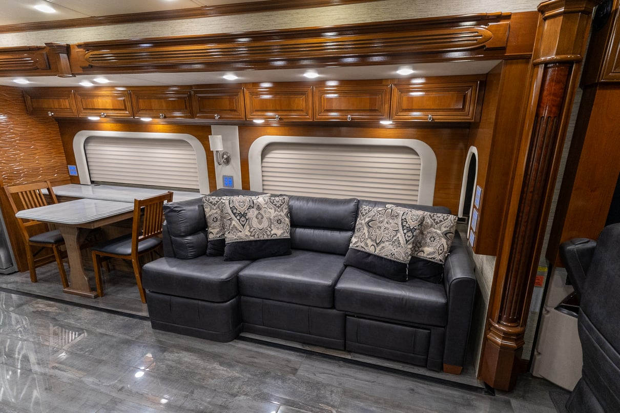 2018 Newmar Essex 4531 gallery image-15