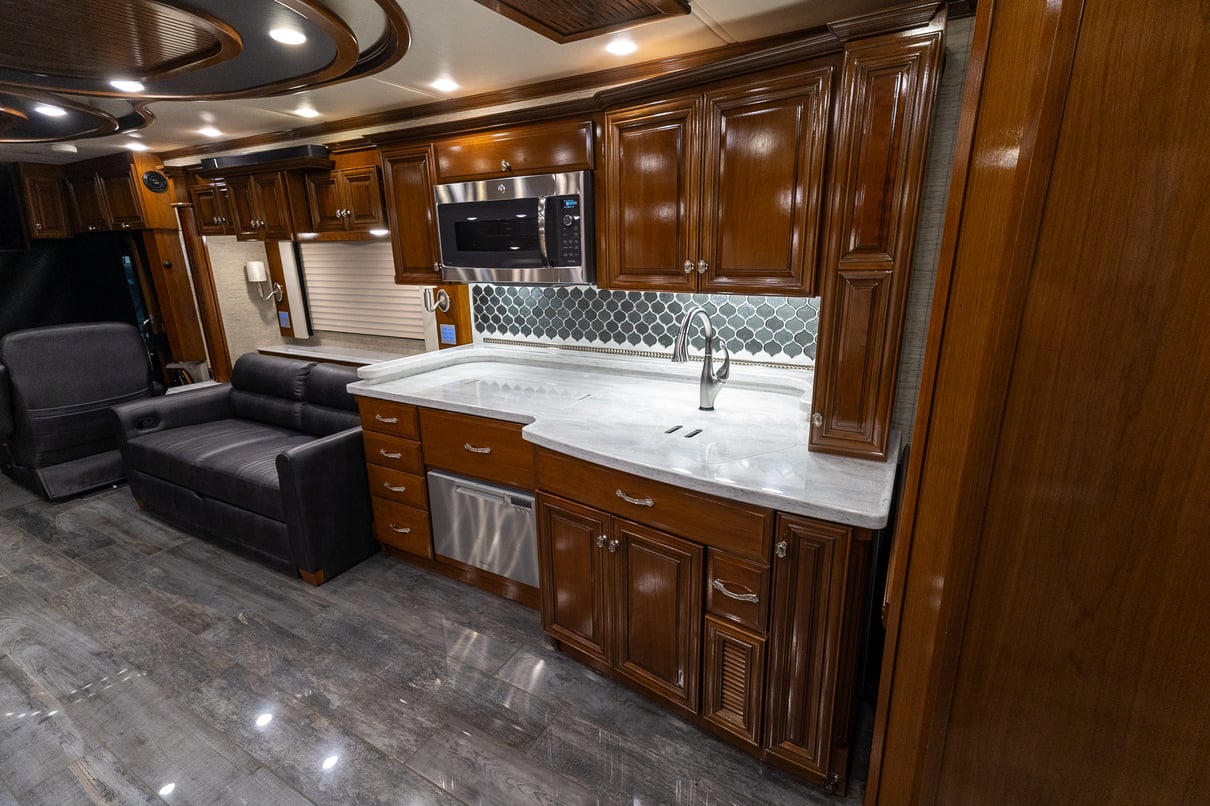 2018 Newmar Essex 4531 gallery image-20