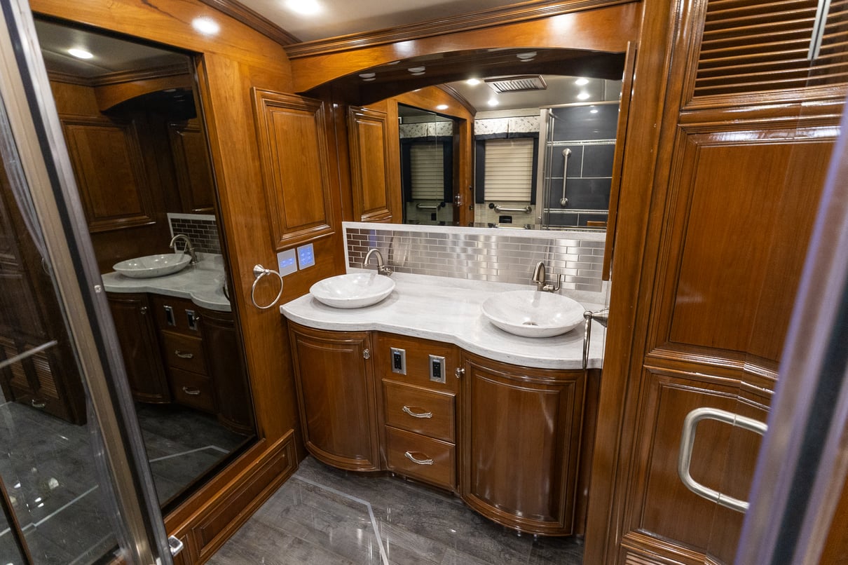2018 Newmar Essex 4531 gallery image-28