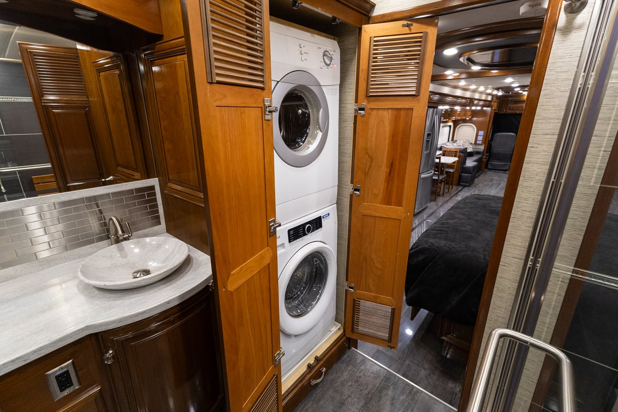 2018 Newmar Essex 4531 gallery image-31