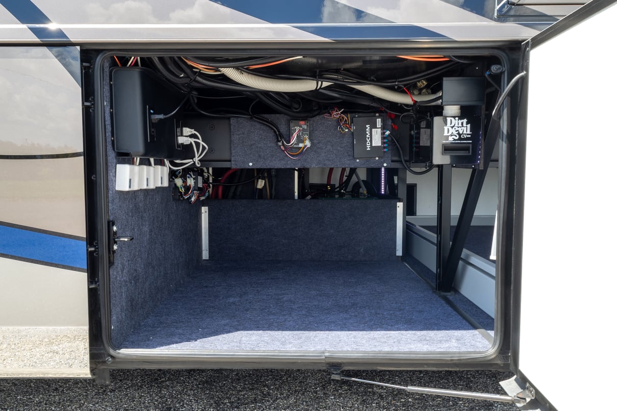 2018 Newmar Essex 4531 gallery image-37