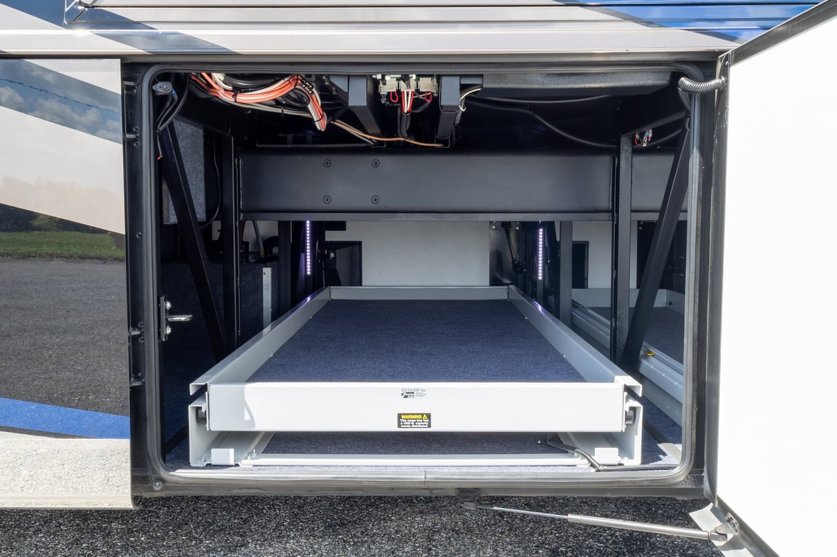 2018 Newmar Essex 4531 gallery image-38
