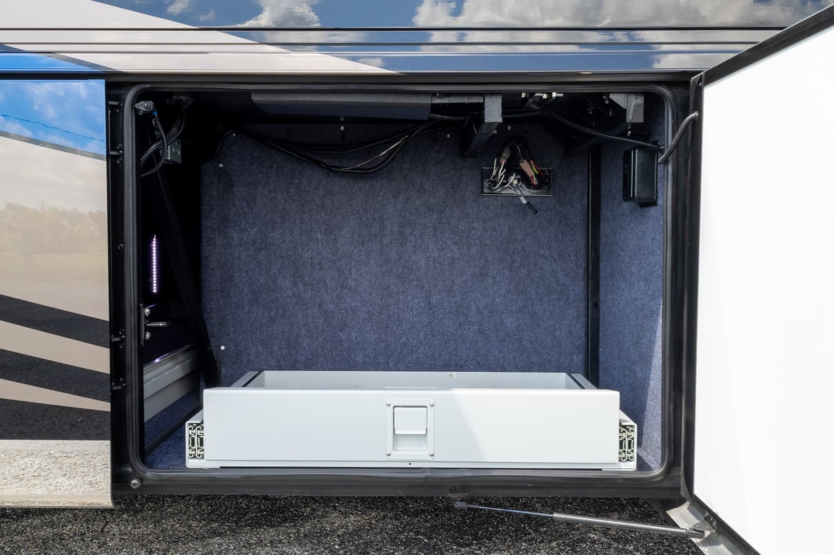 2018 Newmar Essex 4531 gallery image-40