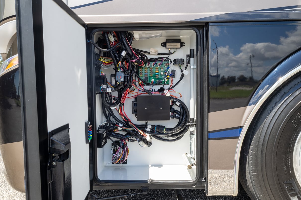 2018 Newmar Essex 4531 gallery image-42
