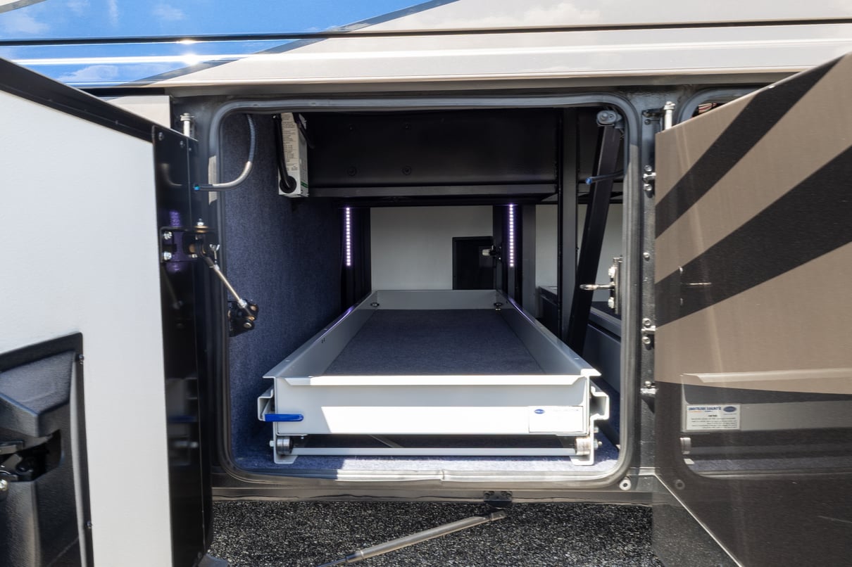 2018 Newmar Essex 4531 gallery image-44