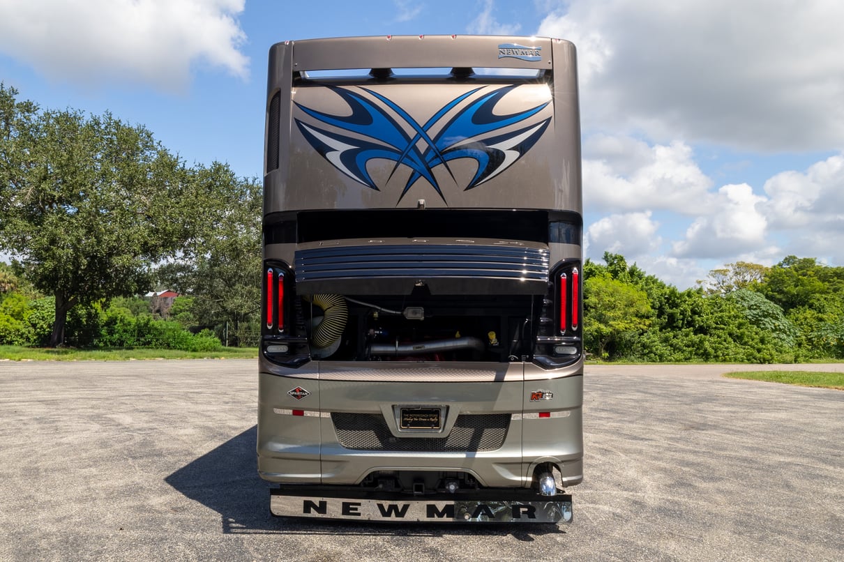 2018 Newmar Essex 4531 gallery image-49