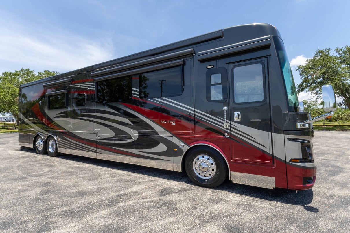 2020 Newmar King Aire 4533 gallery image-2