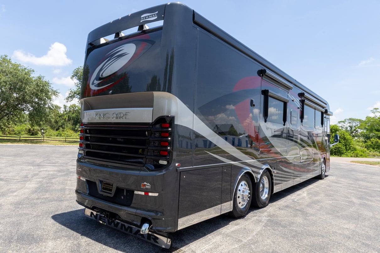 2020 Newmar King Aire 4533 gallery image-5
