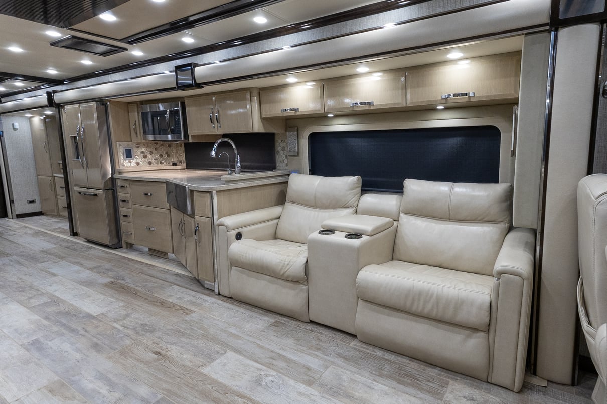 2020 Newmar King Aire 4533 gallery image-15