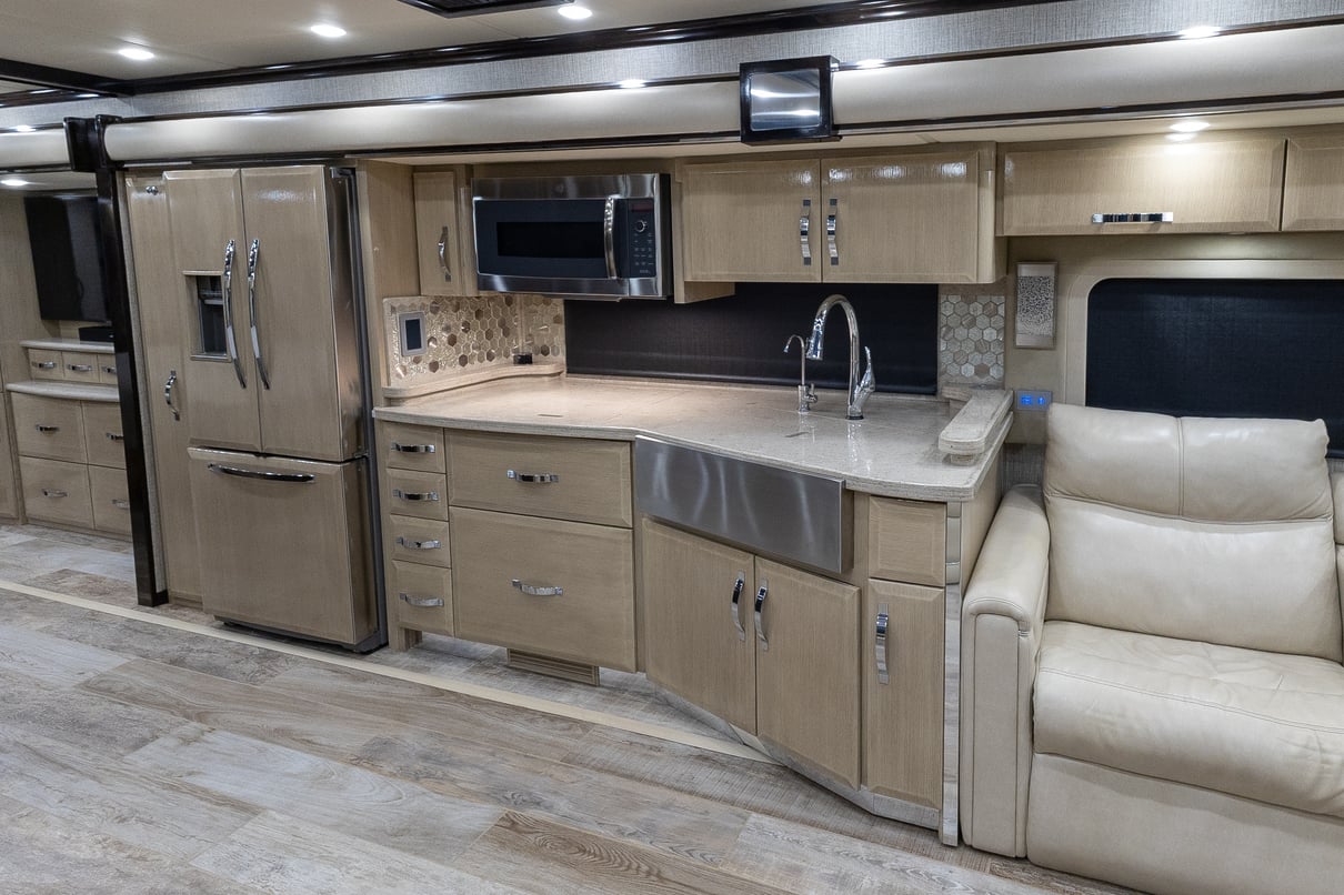 2020 Newmar King Aire 4533 gallery image-16