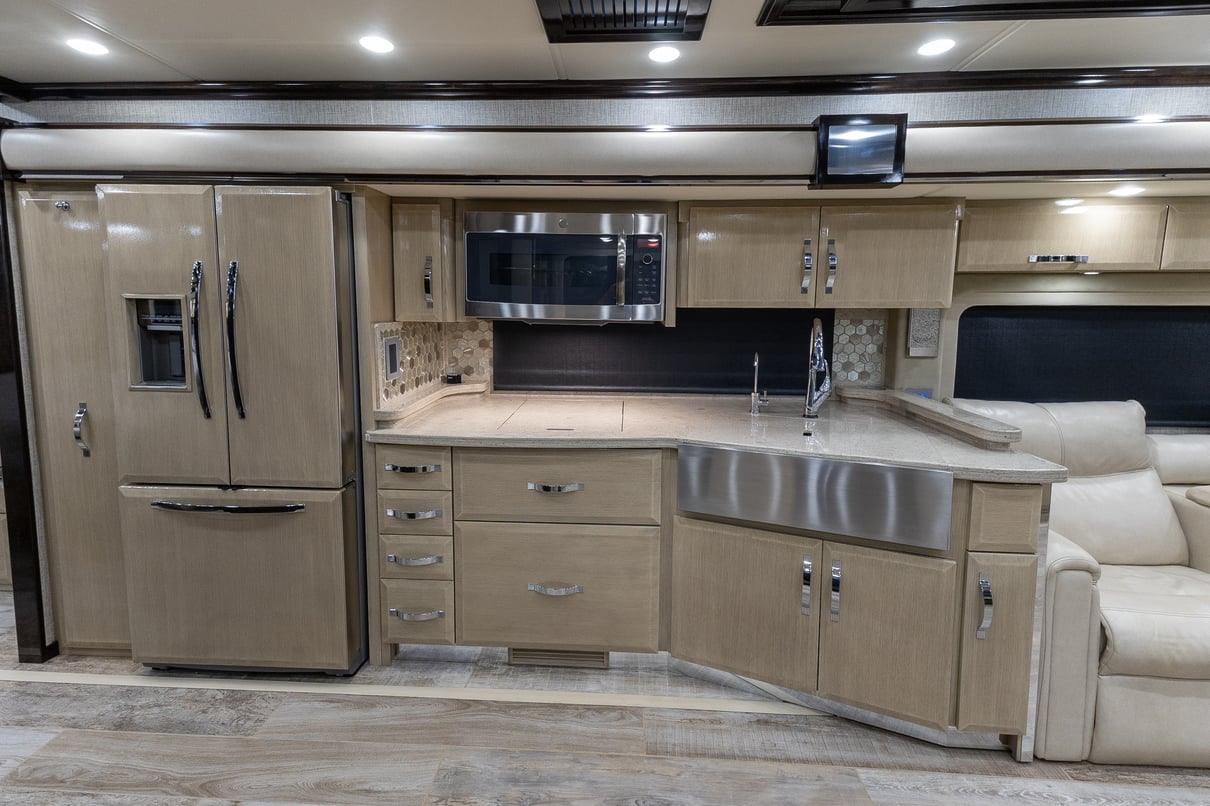 2020 Newmar King Aire 4533 gallery image-17