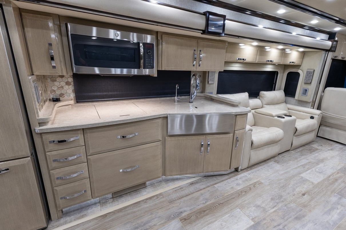 2020 Newmar King Aire 4533 gallery image-18