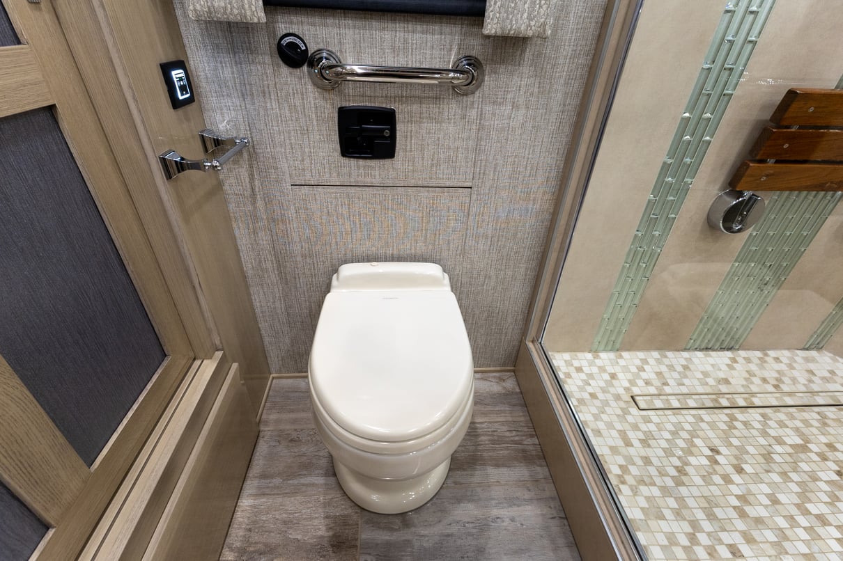 2020 Newmar King Aire 4533 gallery image-28