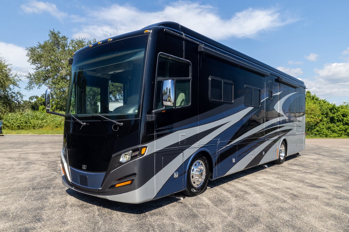 2022 Tiffin Allegro Red 37BA gallery image-11