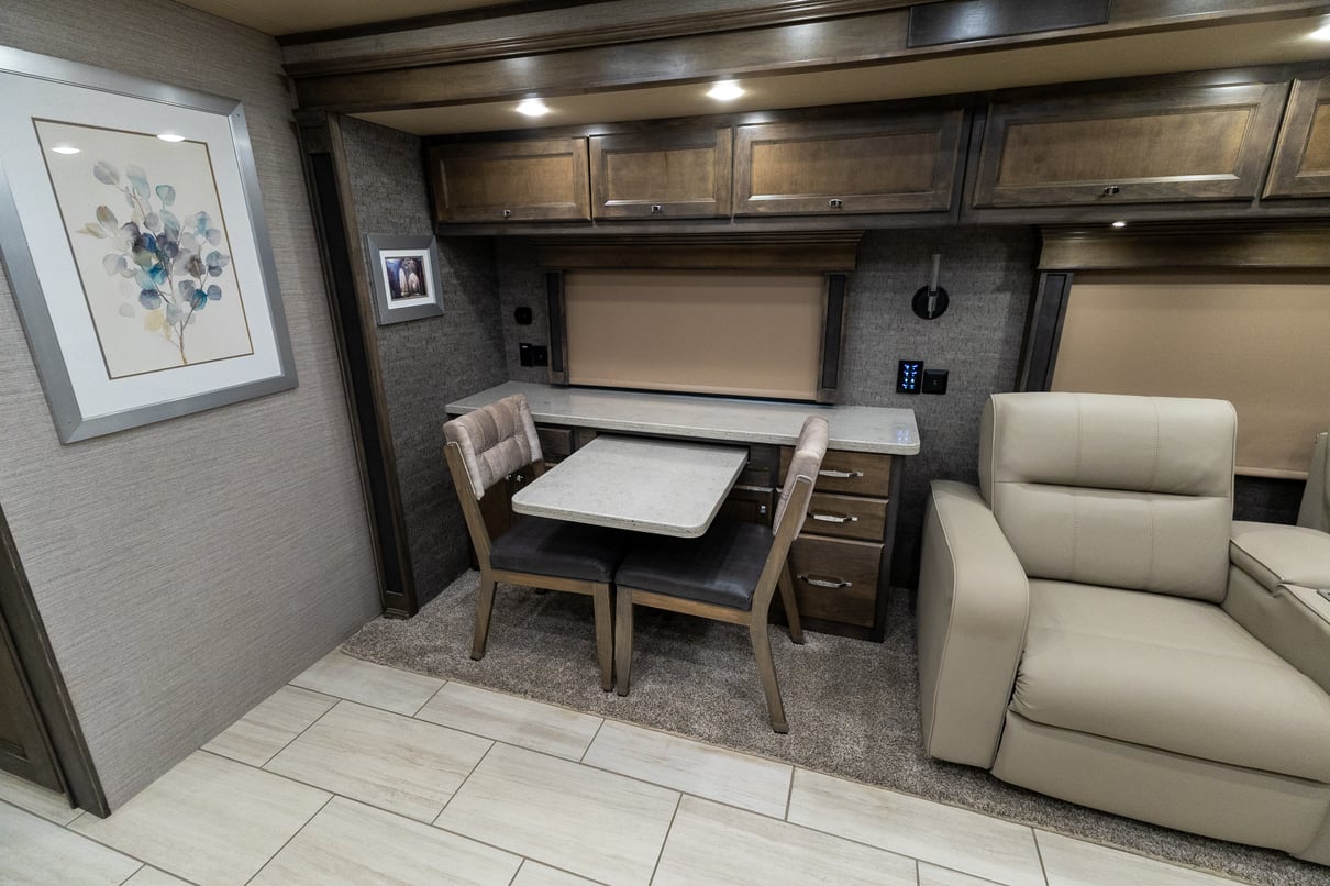 2022 Tiffin Allegro Red 37BA gallery image-16