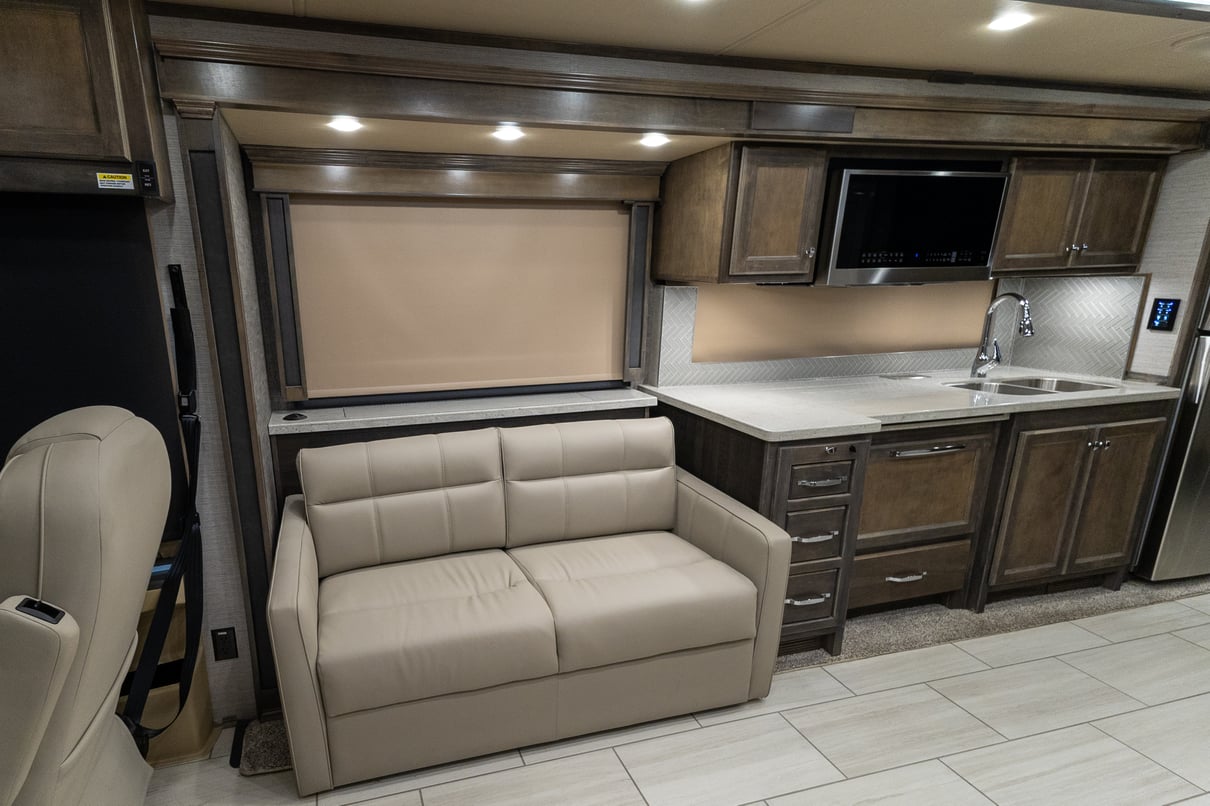 2022 Tiffin Allegro Red 37BA gallery image-17