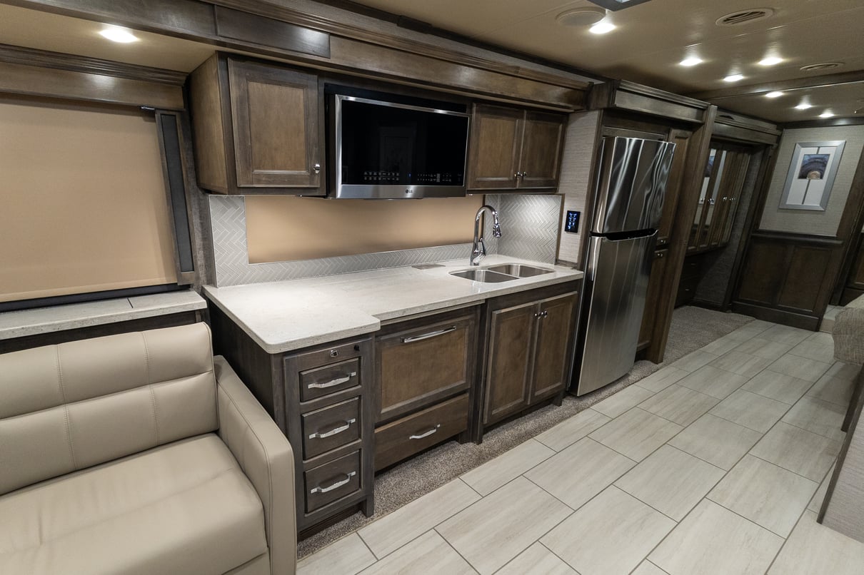 2022 Tiffin Allegro Red 37BA gallery image-18