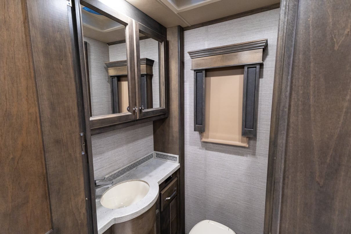 2022 Tiffin Allegro Red 37BA gallery image-22