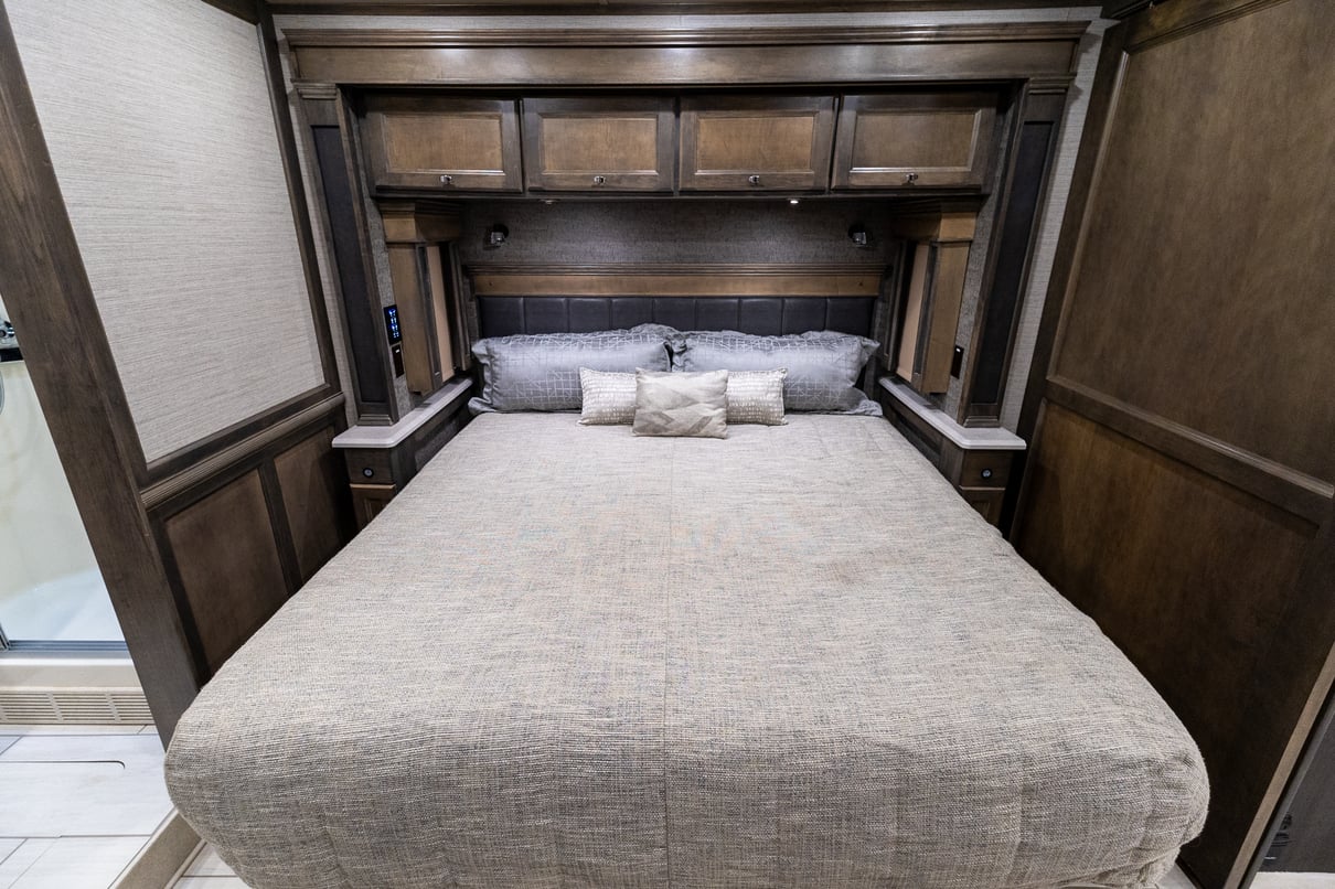 2022 Tiffin Allegro Red 37BA gallery image-25