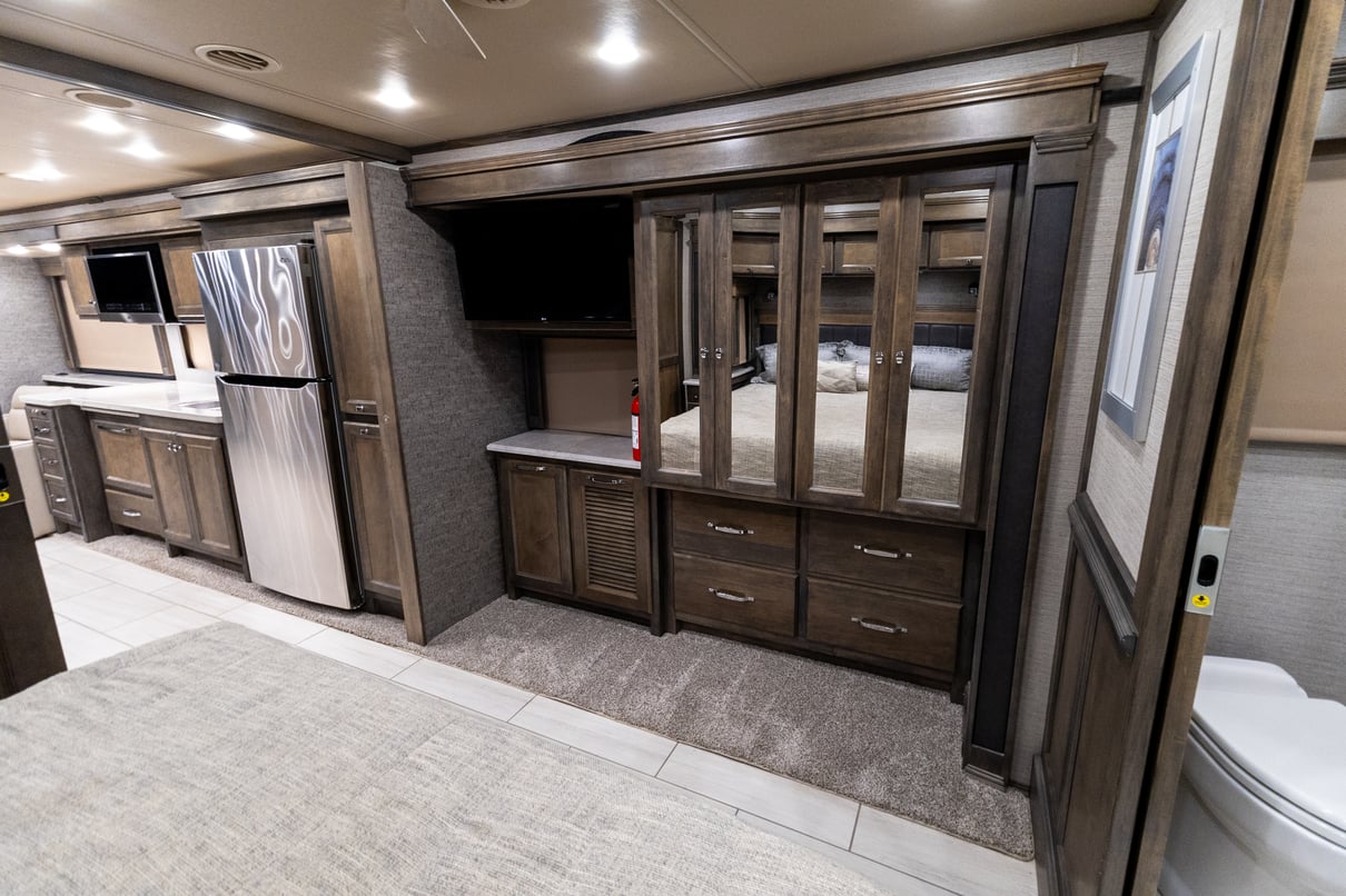 2022 Tiffin Allegro Red 37BA gallery image-27
