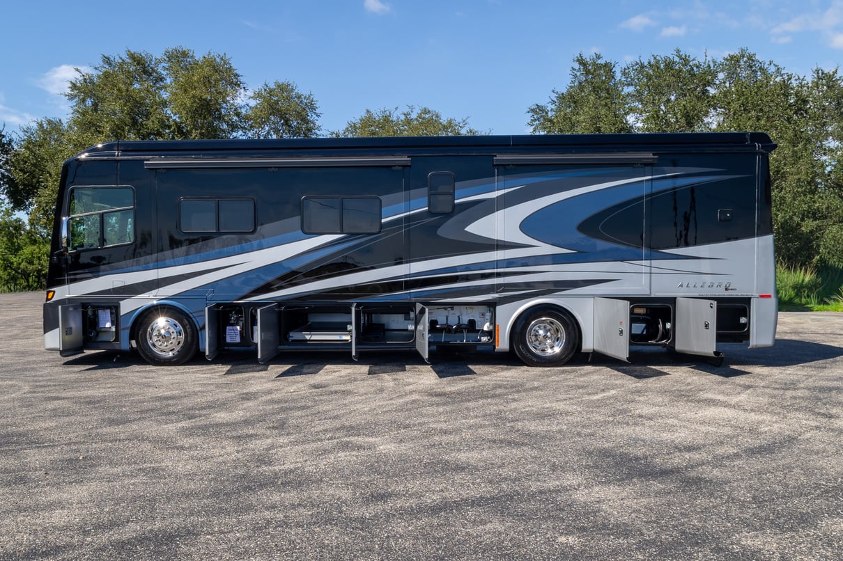 2022 Tiffin Allegro Red 37BA gallery image-33