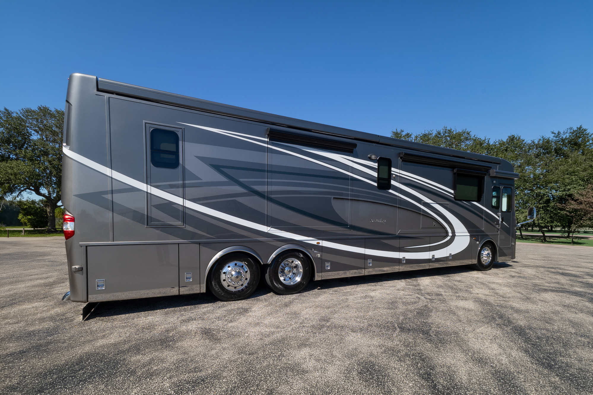2023 Newmar London Aire 4551